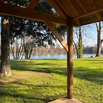 Domaine Le Lac Bleu