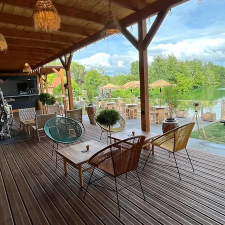 Domaine Le Lac Bleu Maison d'hôtes Coutras